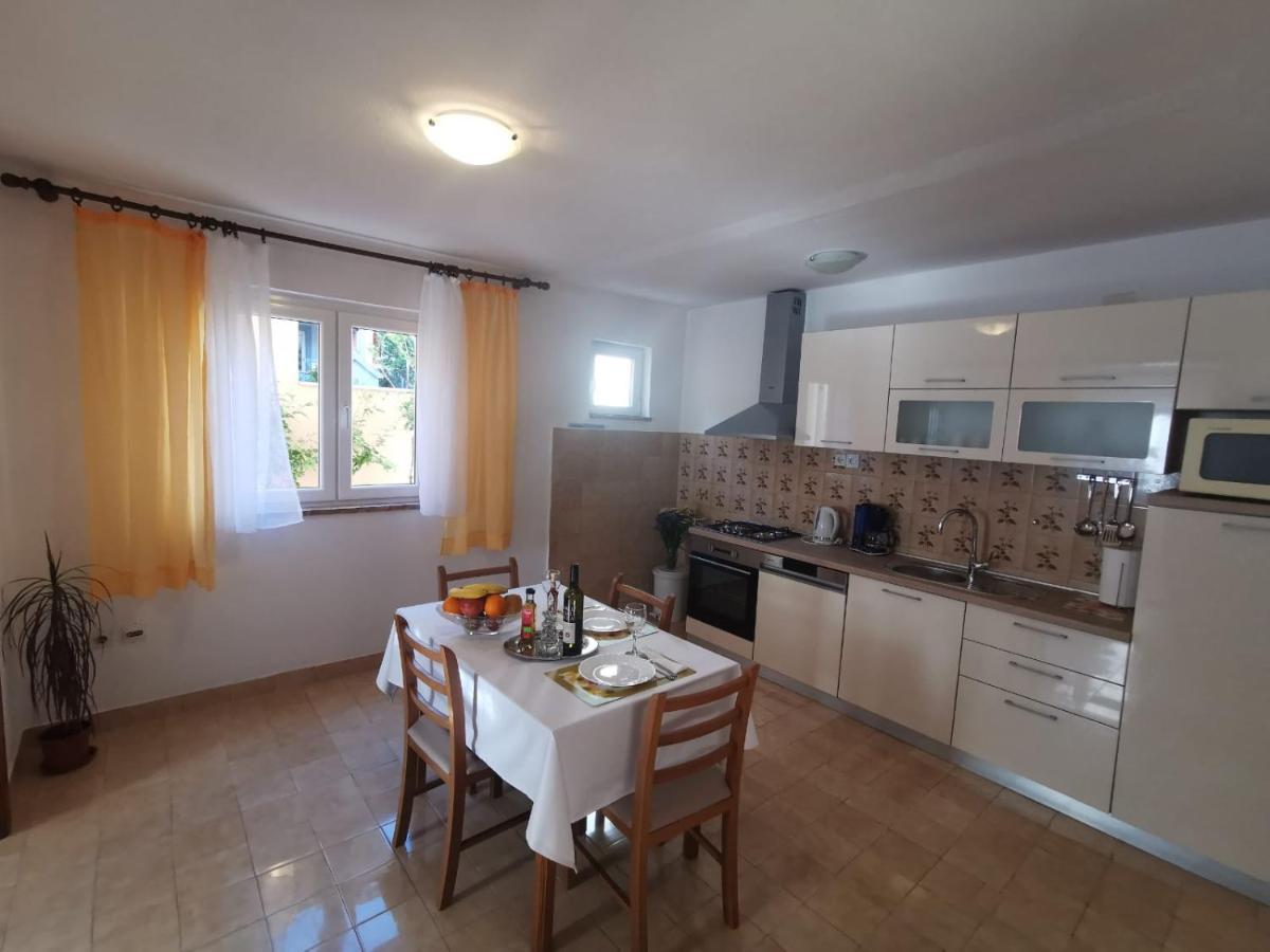 Apartment Ana Kaštel Sućurac Exterior foto